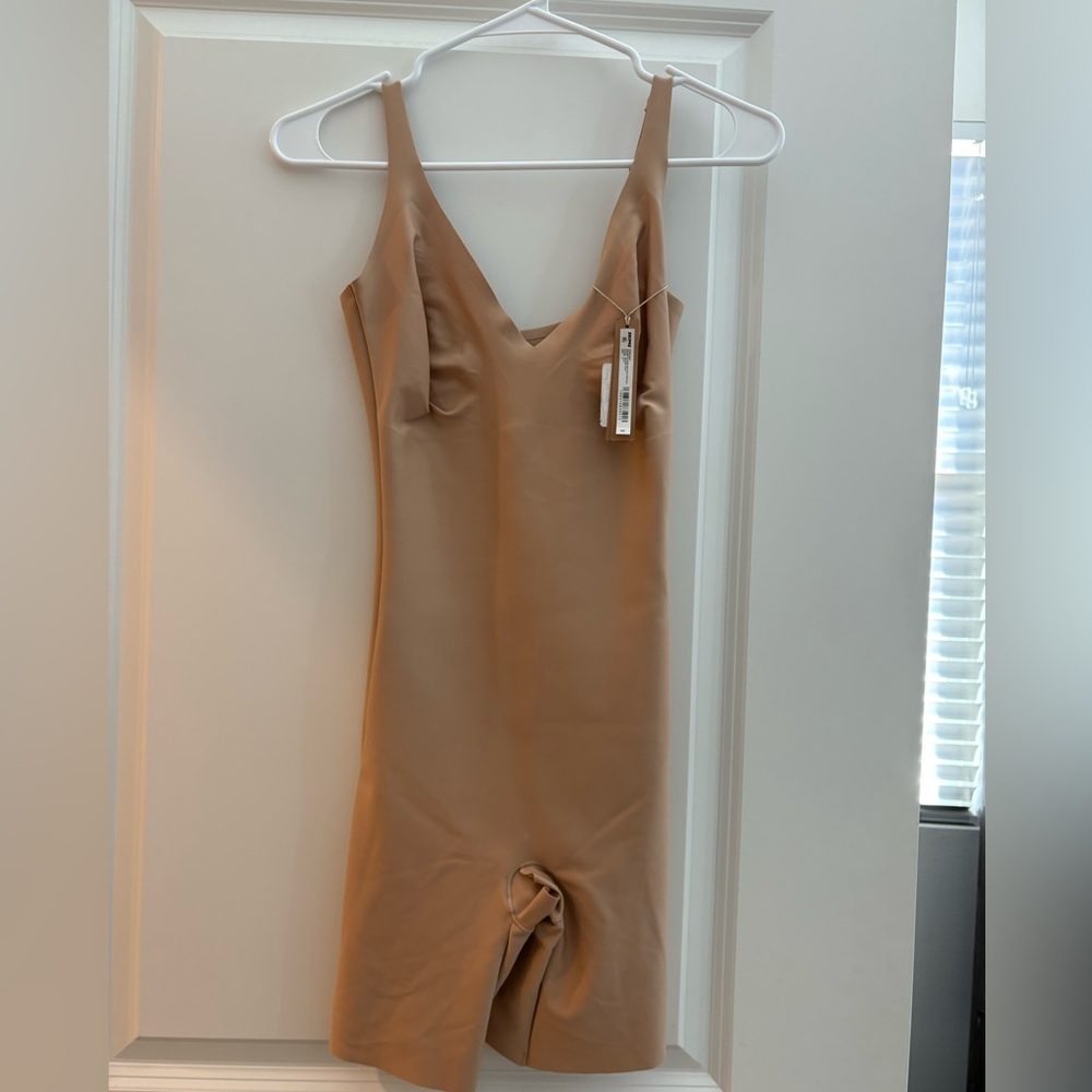 SKIMS Toast Seamless Sculpting Bodysuit